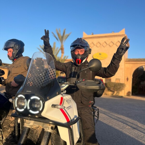 IN MOTO TRA LE MERAVIGLIE DEL MAROCCO: ATLAS, DUNE E OASI
