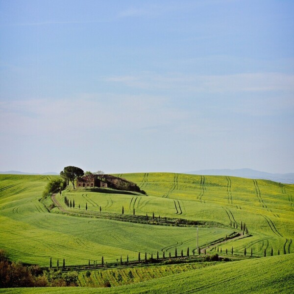SELF GUIDED - Toscana on the road